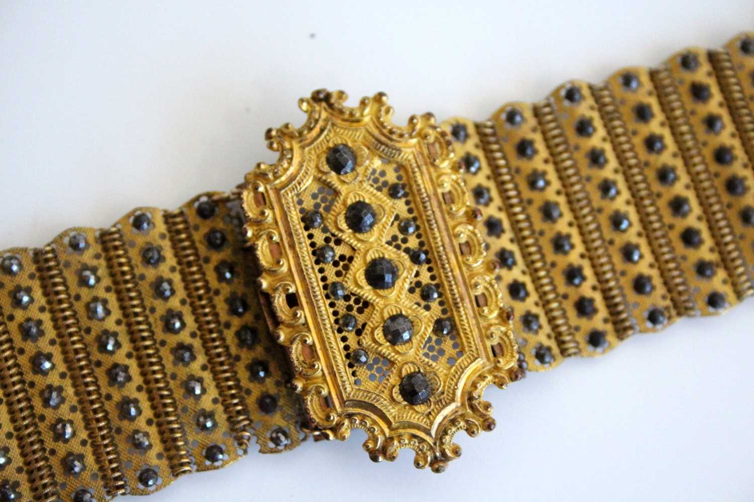 A pair of Victorian gilt metal and polished steel bracelets, each comprising of nineteen sections - Image 4 of 6