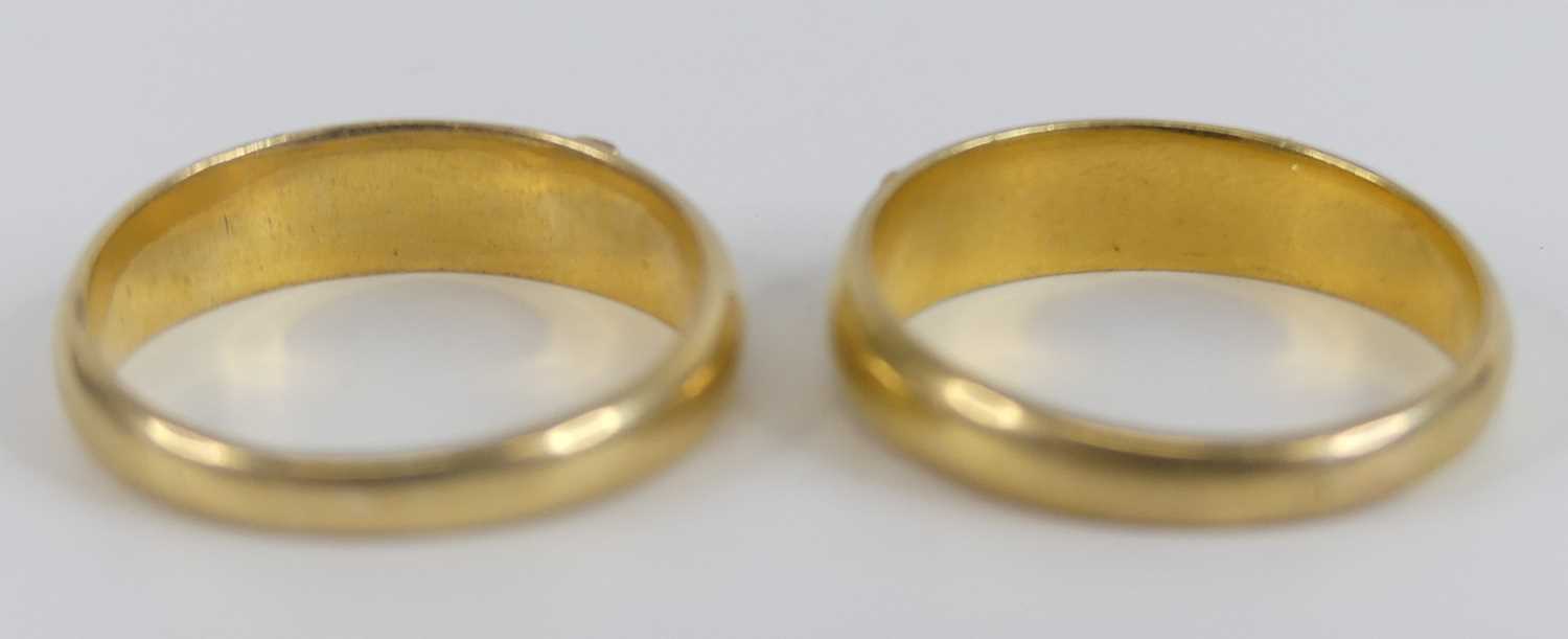 Two yellow metal bands each with Roma in raised lettering, ring width 5 to 3.4mm, size M½, gross - Image 3 of 6