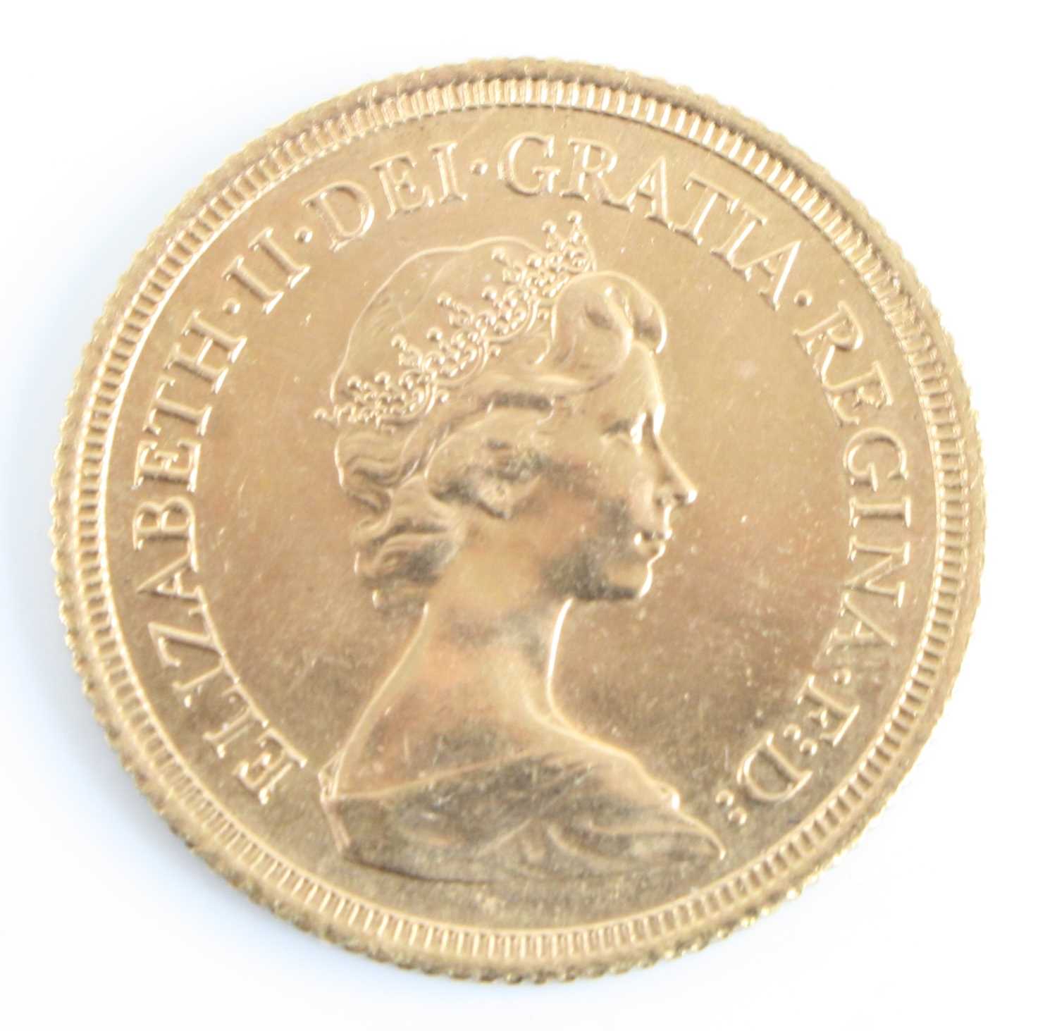 Great Britain, 1979 gold full sovereign, Elizabeth II, rev: St George and Dragon above date. (1)