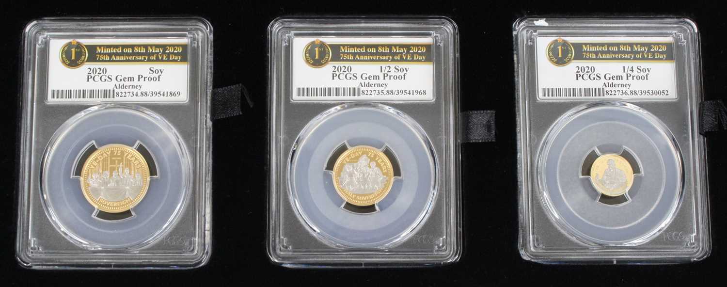 Alderney, 2020 VE Day 75th Anniversary Gold Sovereign Deluxe Set, to include full, half and - Image 2 of 2