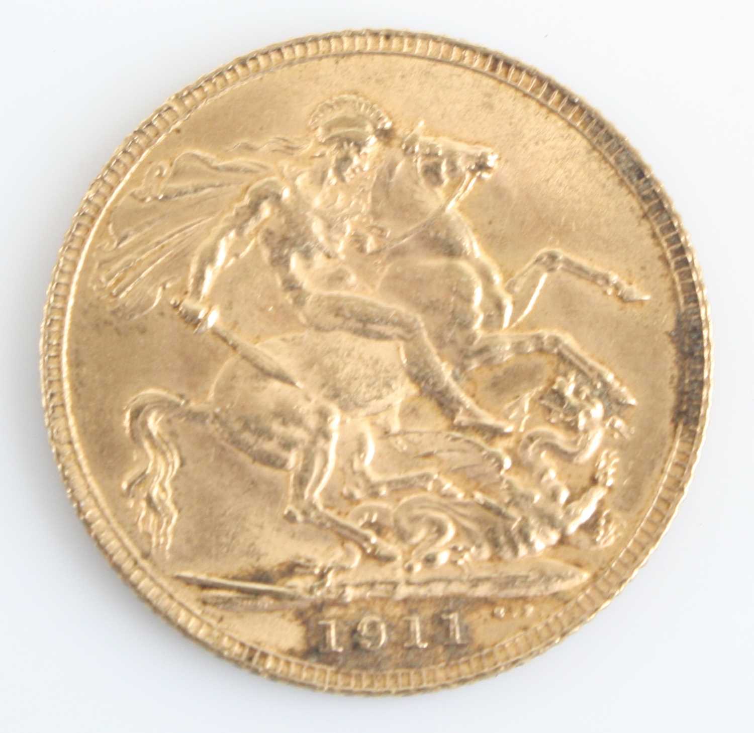 Great Britain, 1911 gold full sovereign, George V, rev: St George and Dragon above date. (1) - Image 2 of 2