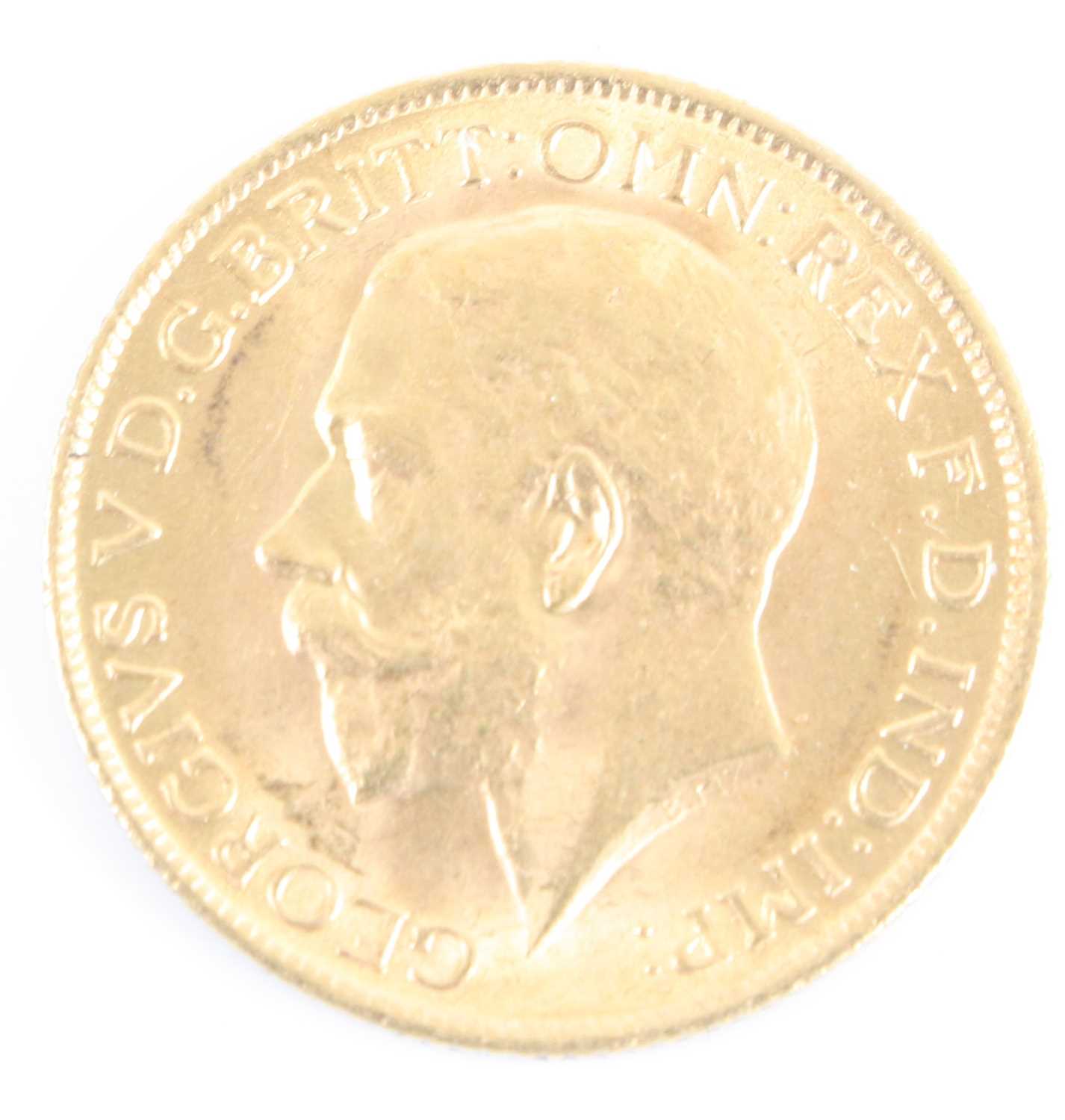 Great Britain, 1915 gold full sovereign, George V, rev: St George and Dragon above date. (1)