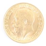 Great Britain, 1915 gold full sovereign, George V, rev: St George and Dragon above date. (1)