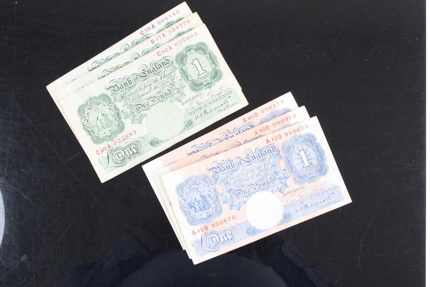 Great Britain, a Bank of England ten pound note, C13 736707, Chief Cashier John Page, together - Bild 4 aus 4