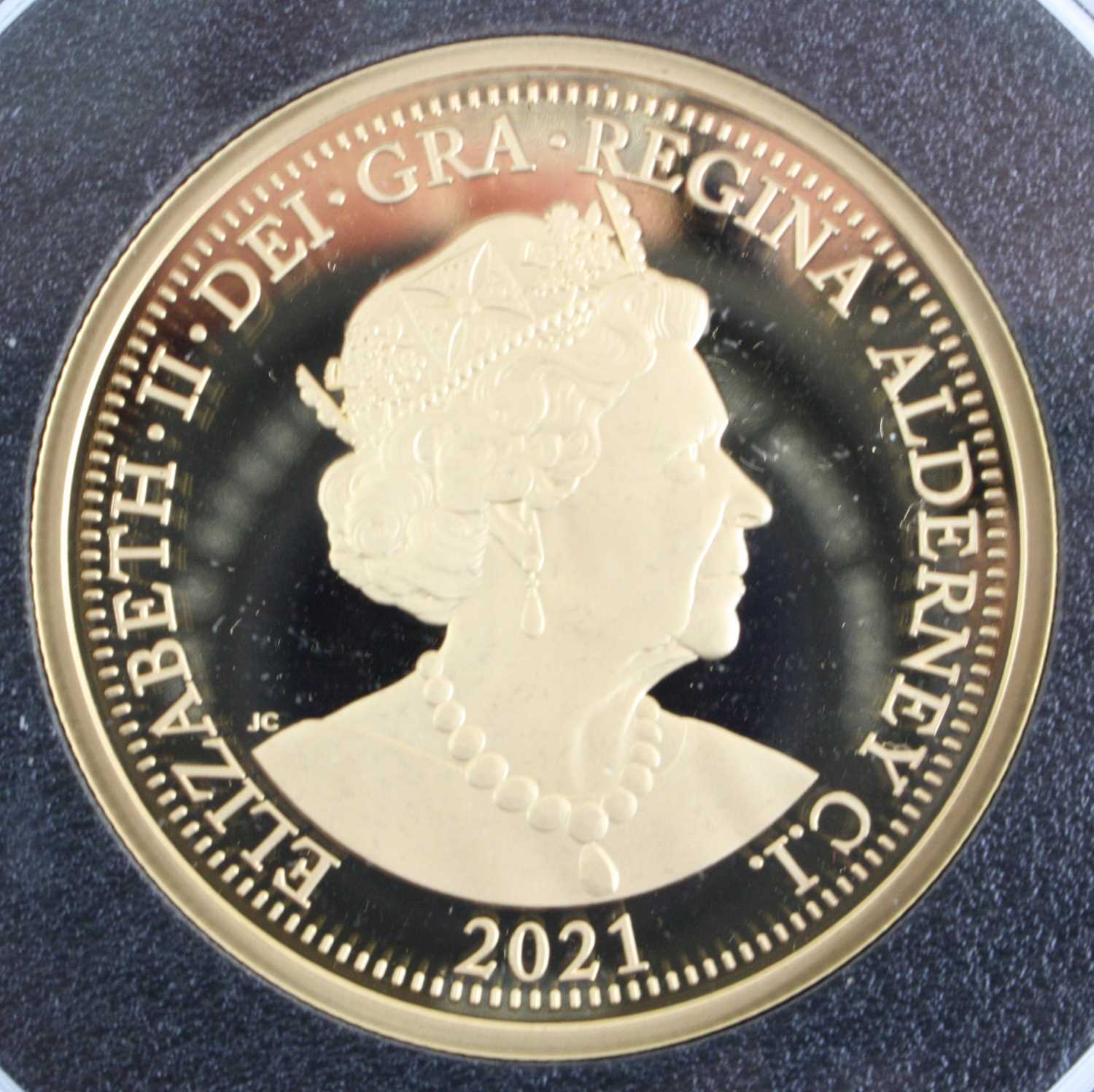 Hattons of London, The 2021 George and the Dragon 200th Anniversary Gold Sovereign Series, eight - Image 4 of 24