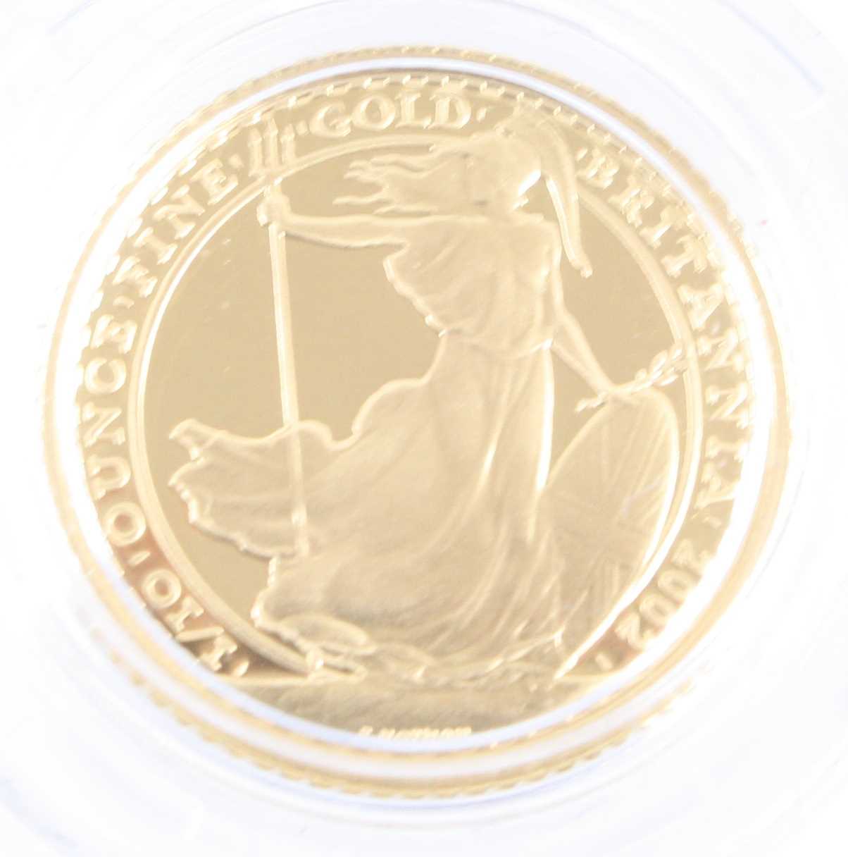 Great Britain, 2002 Gold Proof Britannia £10 coin, Elizabeth II, rev: Britannia standing with - Image 3 of 3