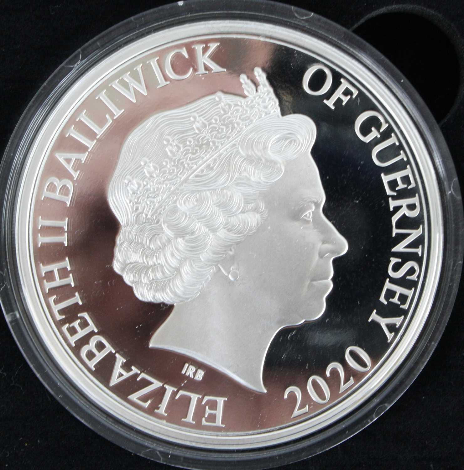 Bailiwick of Guernsey, 2020 75th Anniversary of VE-Day 5oz Silver Proof £10 Coin, limited edition - Bild 2 aus 2
