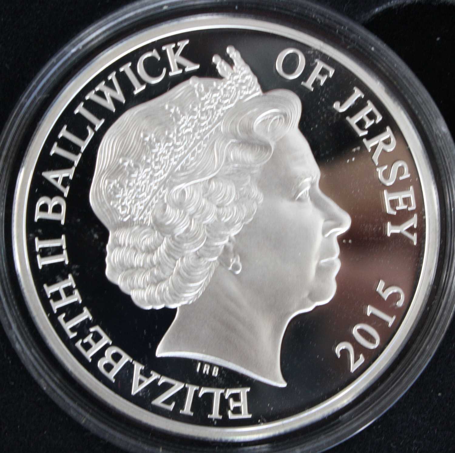 Bailiwick of Guernsey, 2015 H.M. Queen Elizabeth II The Longest Reining Monarch Silver Proof £5, - Image 3 of 4