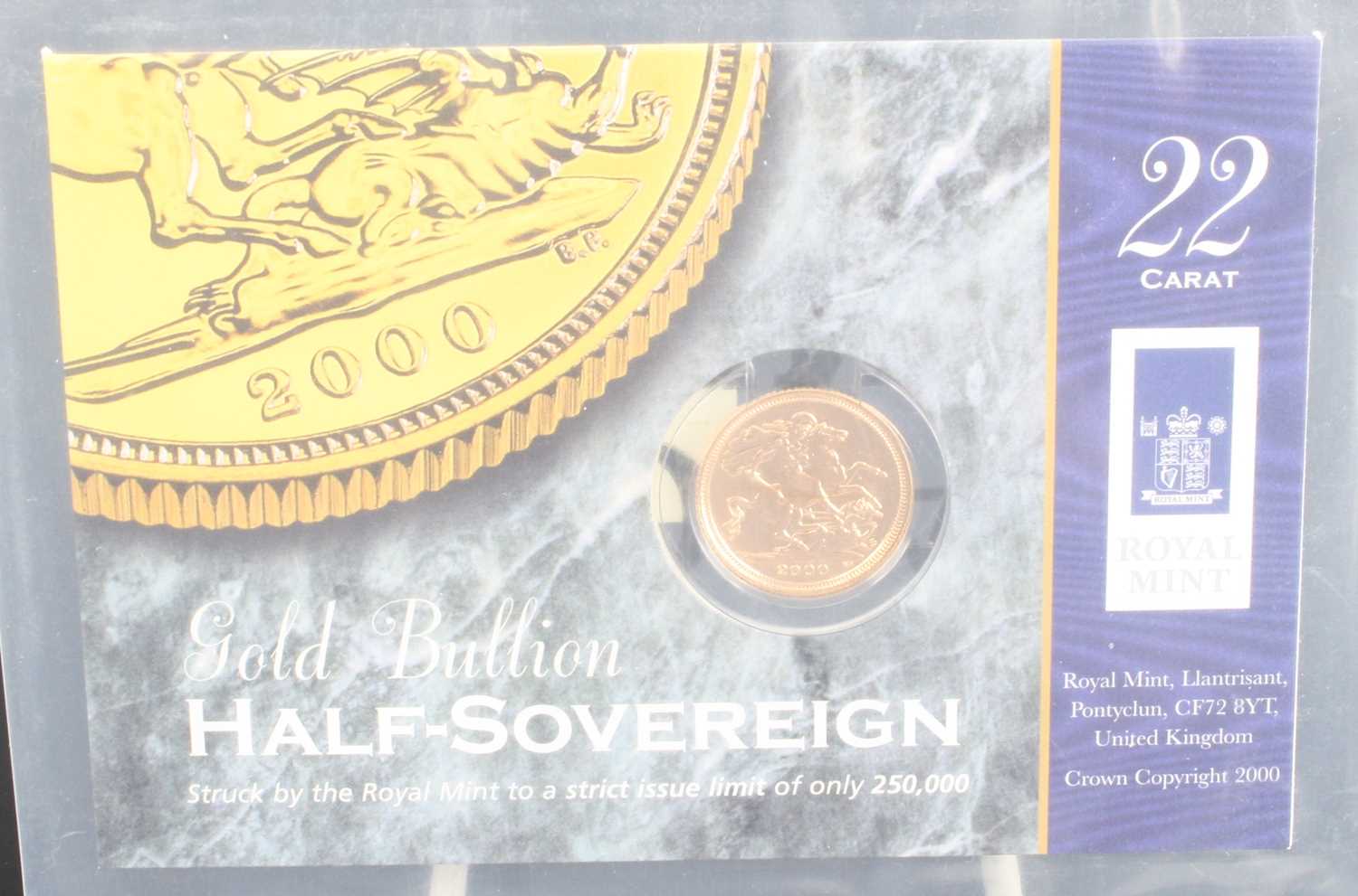 Great Britain, 2000 gold half sovereign, Elizabeth II, rev: St George and Dragon above date, card