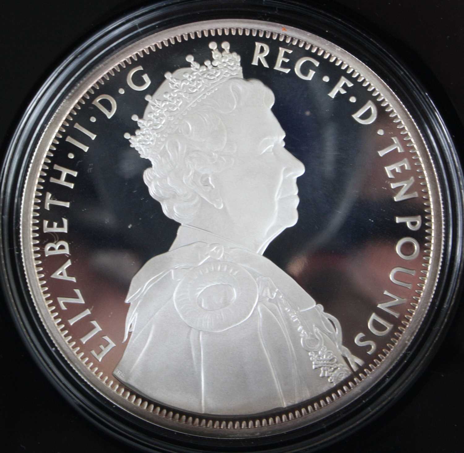 United Kingdom, The Royal Mint, 2012 The Queen's Diamond Jubilee Silver Five Ounce £10 Coin, limited - Image 2 of 2