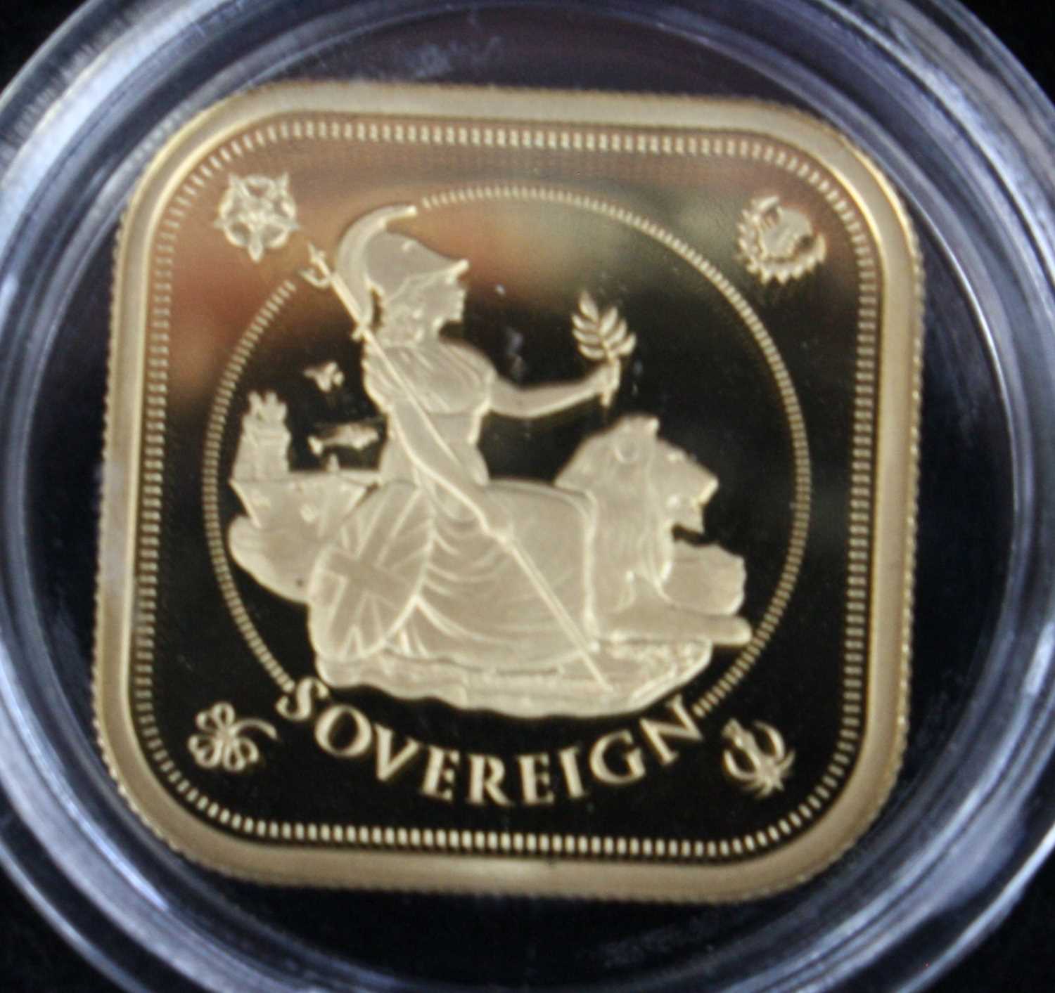 Tristan Da Cunha, The 2019 Britannia Four-Sided Gold Sovereign Prestige Set, to include full, half - Bild 2 aus 2