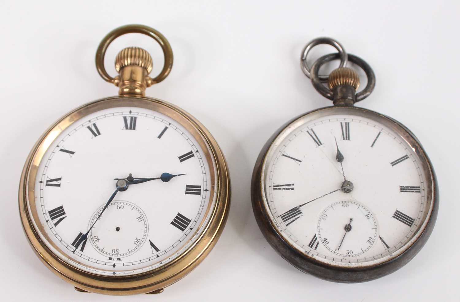 A gent's gold plated open faced pocket watch, with keyless movement, dia.5cm; together with a