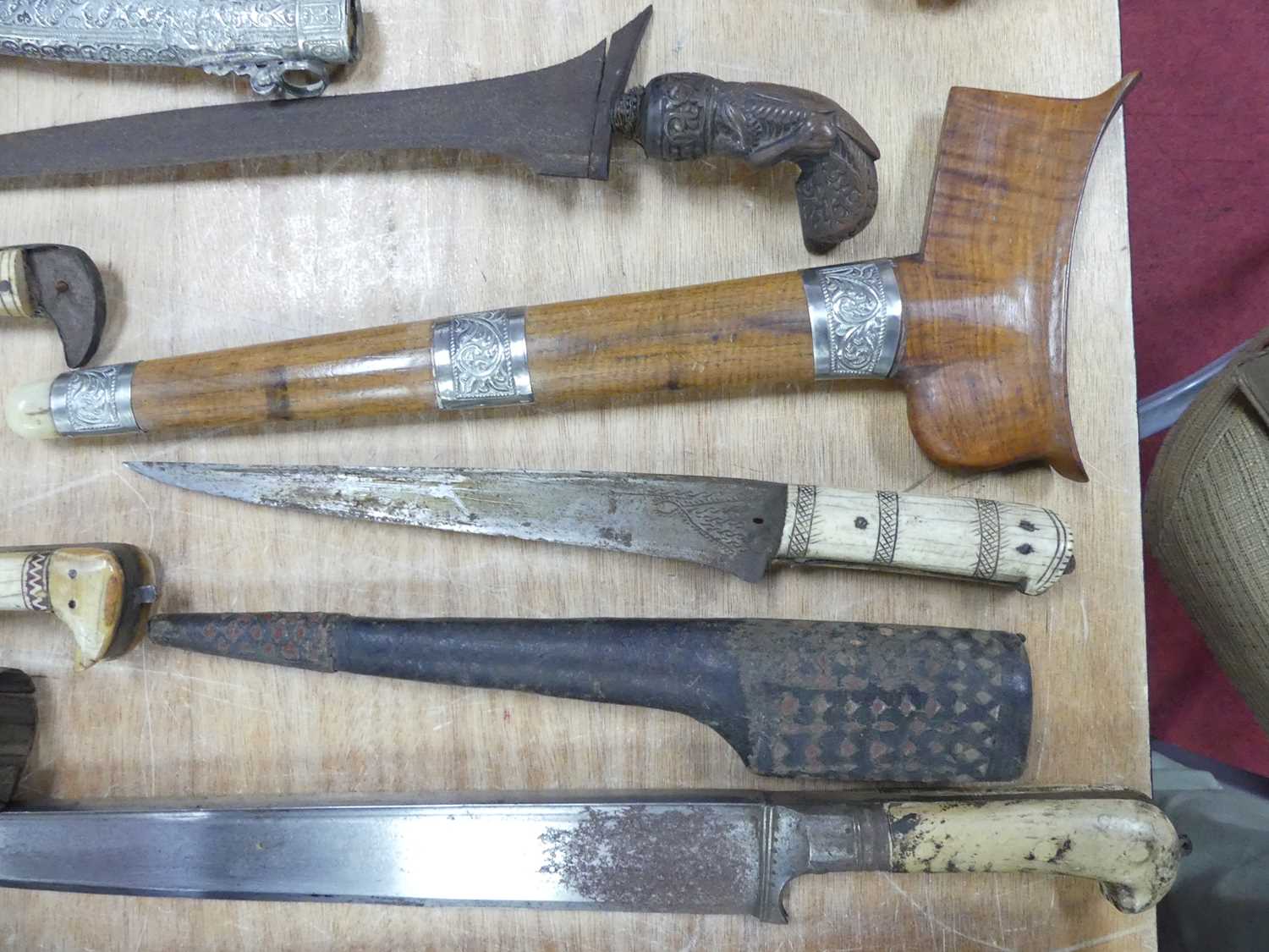 A collection of mixed knives to include a Kris and a Kukri Longest blade 47cm.We can pack and post - Image 3 of 10