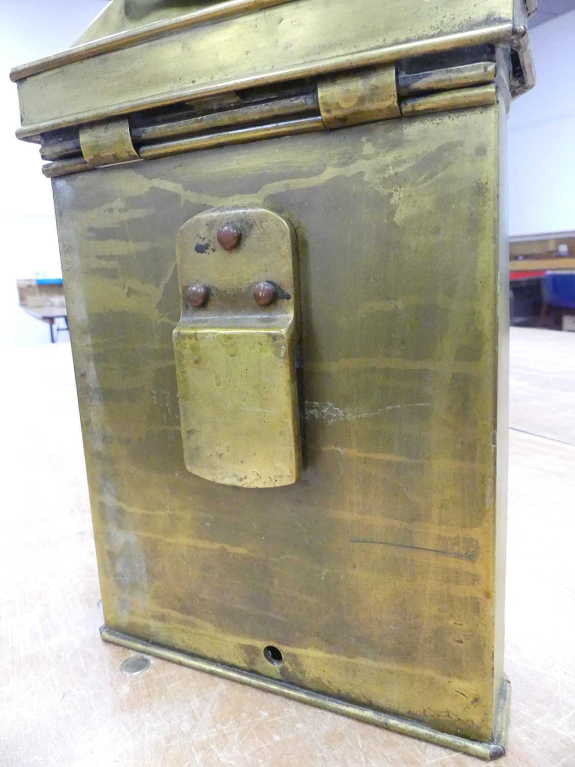 A vintage brass lantern, having swing handle and mirrored back, height 41cm Top rail of interior - Image 2 of 6