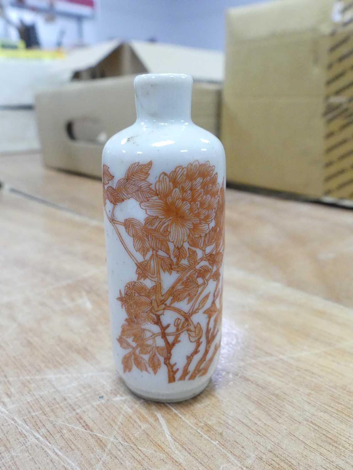 A collection of mixed Japanese ceramics, to include Imari plates Snuff bottle with crack to rim, - Image 3 of 5