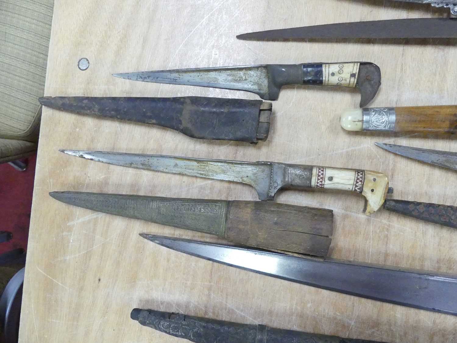 A collection of mixed knives to include a Kris and a Kukri Longest blade 47cm.We can pack and post - Image 4 of 10