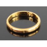 A 22ct gold wedding band, 2.7g, size K