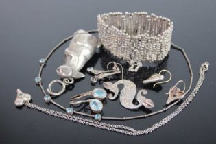 Assorted costume jewellery to include Arts & Crafts white metal bracelet, silver brooch, silver