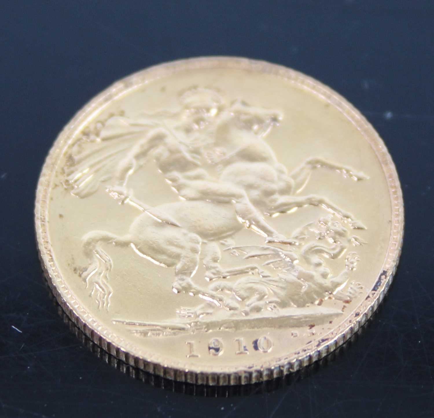An Edward VII gold full sovereign 1910 - Image 2 of 2