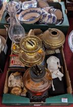 Miscellaneous items to include oil lamp parts
