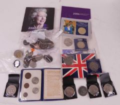 A collection of mixed coinage, to include an Elizabeth II 2006 crown, mixed copper coins etc