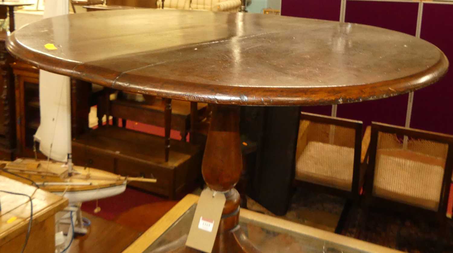 An early 19th century provincial fruit wood circular pedestal tripod table, dia. 80cm - Bild 2 aus 3