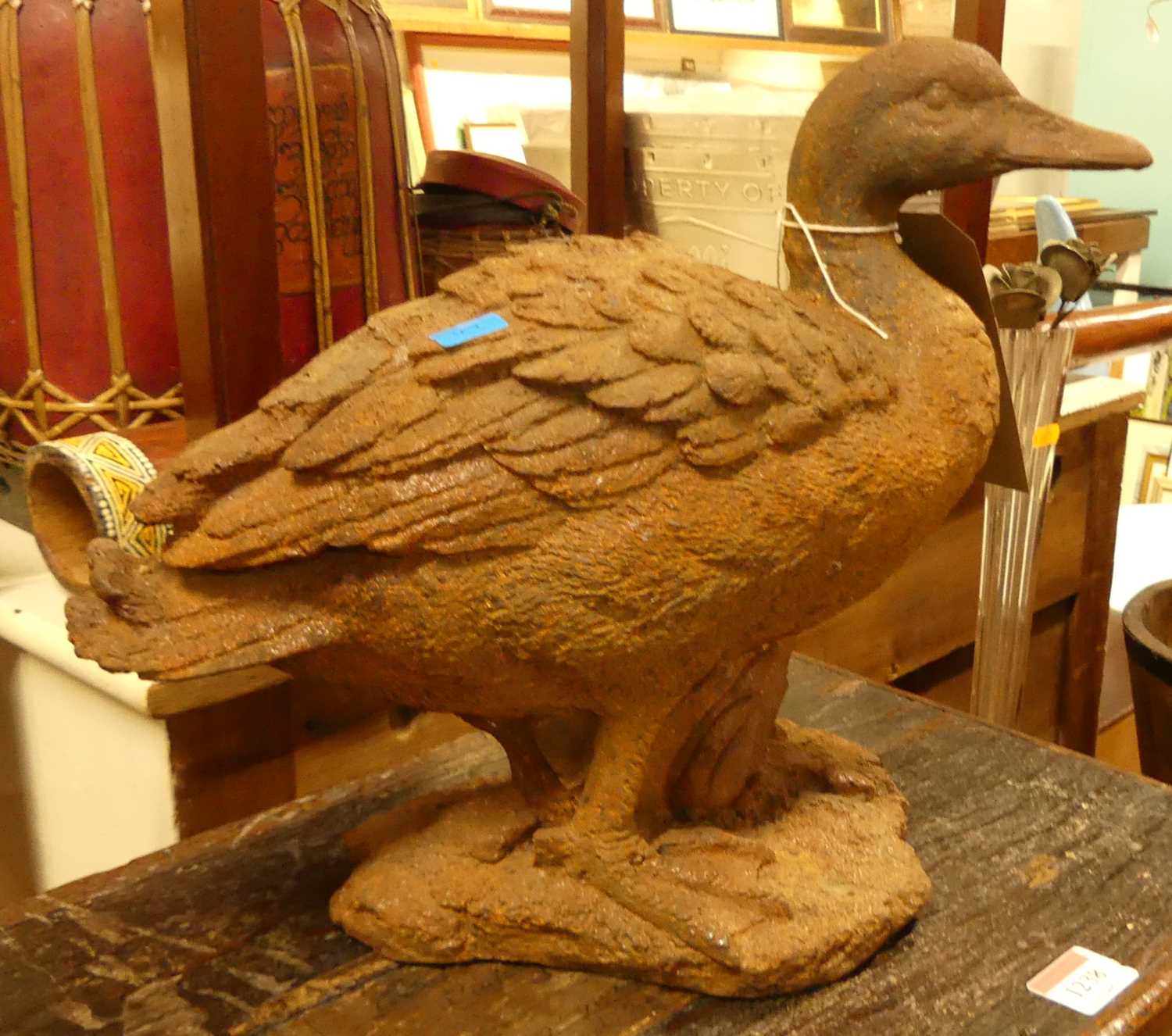 A contemporary cast iron garden figure of a standing duck, length 32cm - Image 2 of 2