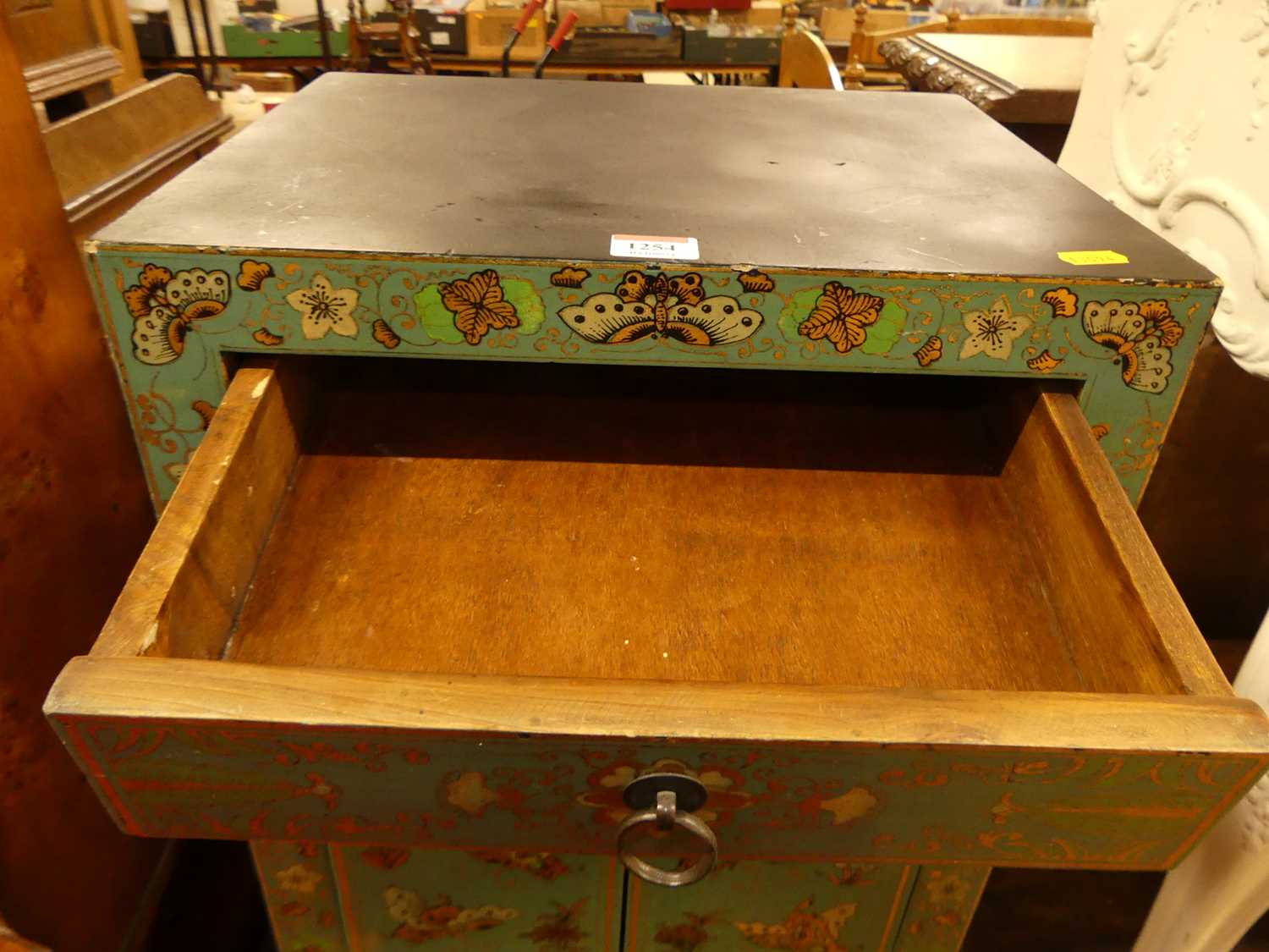 An Eastern painted and gilt decorated double door bedside cupboard, having single upper drawer, - Bild 3 aus 4