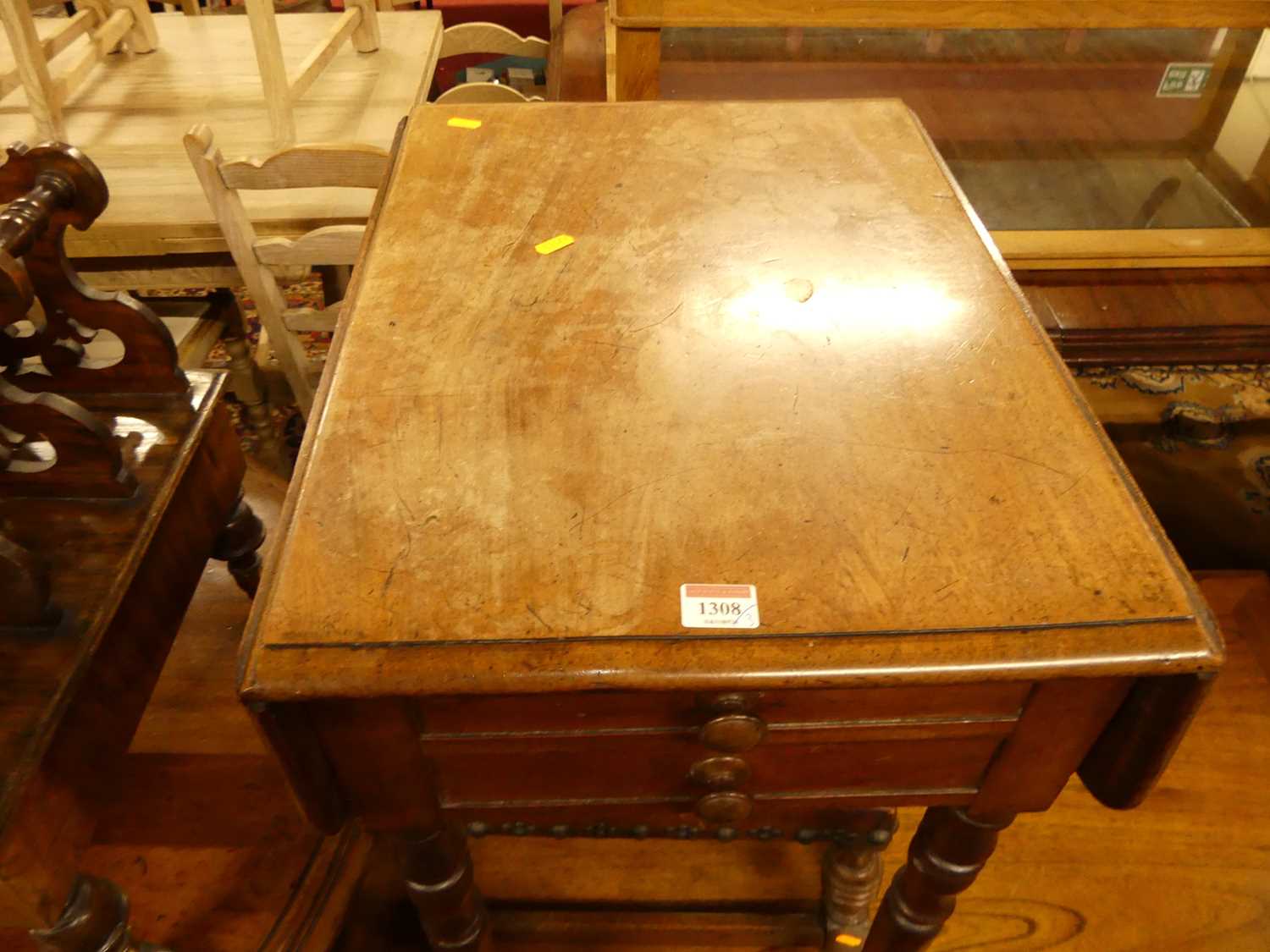 A mid-Victorian figured walnut three-division Canterbury, having single lower drawer on turned - Bild 5 aus 8