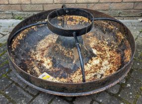 A cast iron agricultural circular livestock feeding trough, dia. 85cm