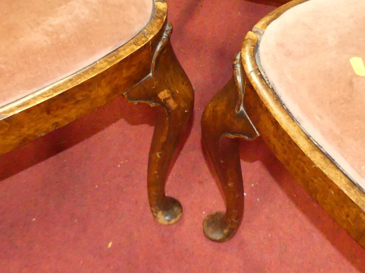 A pair of early 20th century figured walnut splat back dining chairs, in the Queen Anne taste, - Image 4 of 4