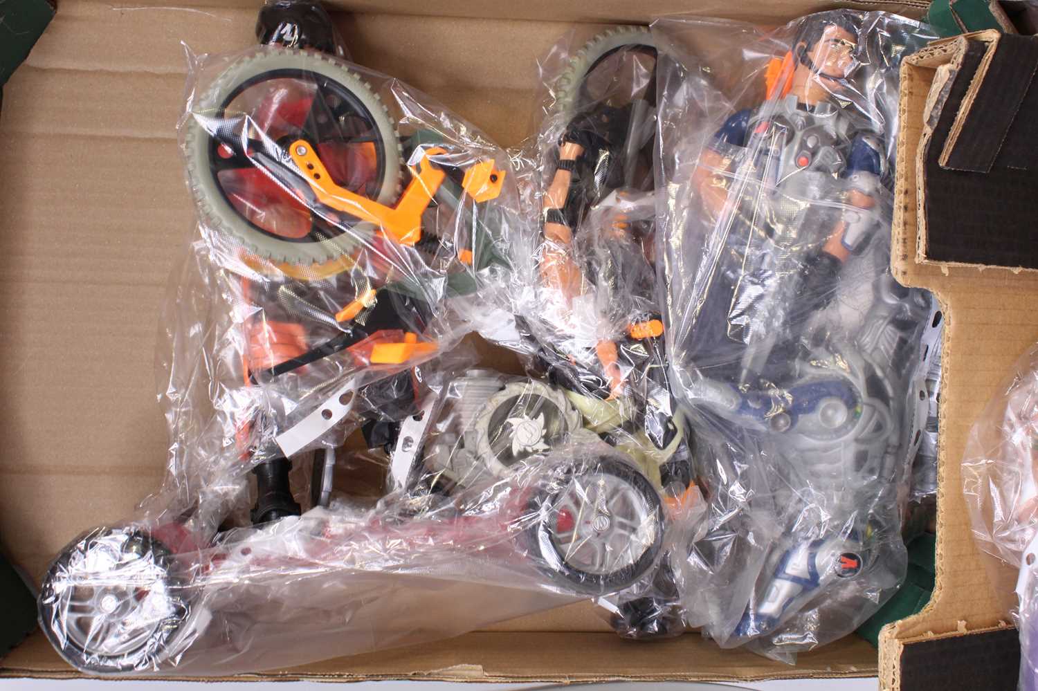 Collection of Approx.28 loose action man figures and accessories, all loose examples with - Image 3 of 5