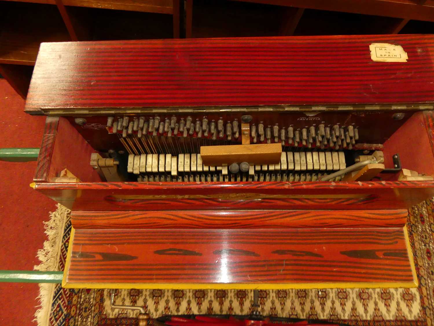 A Vicente LLinares of Barcelona miniature barrell organ Dimensions - height 92cm, width 60cm, length - Bild 3 aus 3
