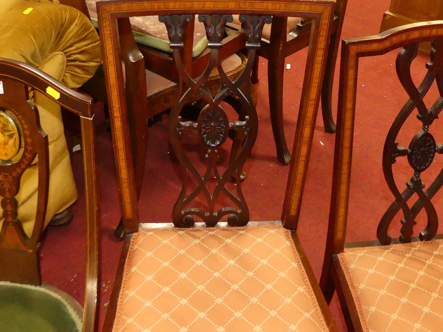 A pair of Edwardian mahogany and floral satinwood inlaid salon side chairs, together with two - Bild 3 aus 8