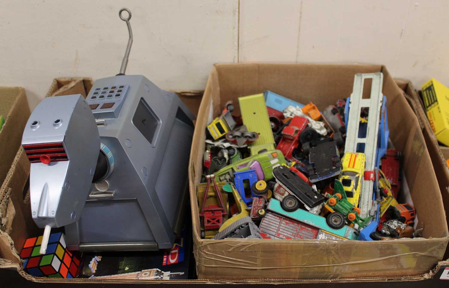 A tray containing a quantity of mixed playworn vintage diecast vehicles, to include Matchbox, Husky,