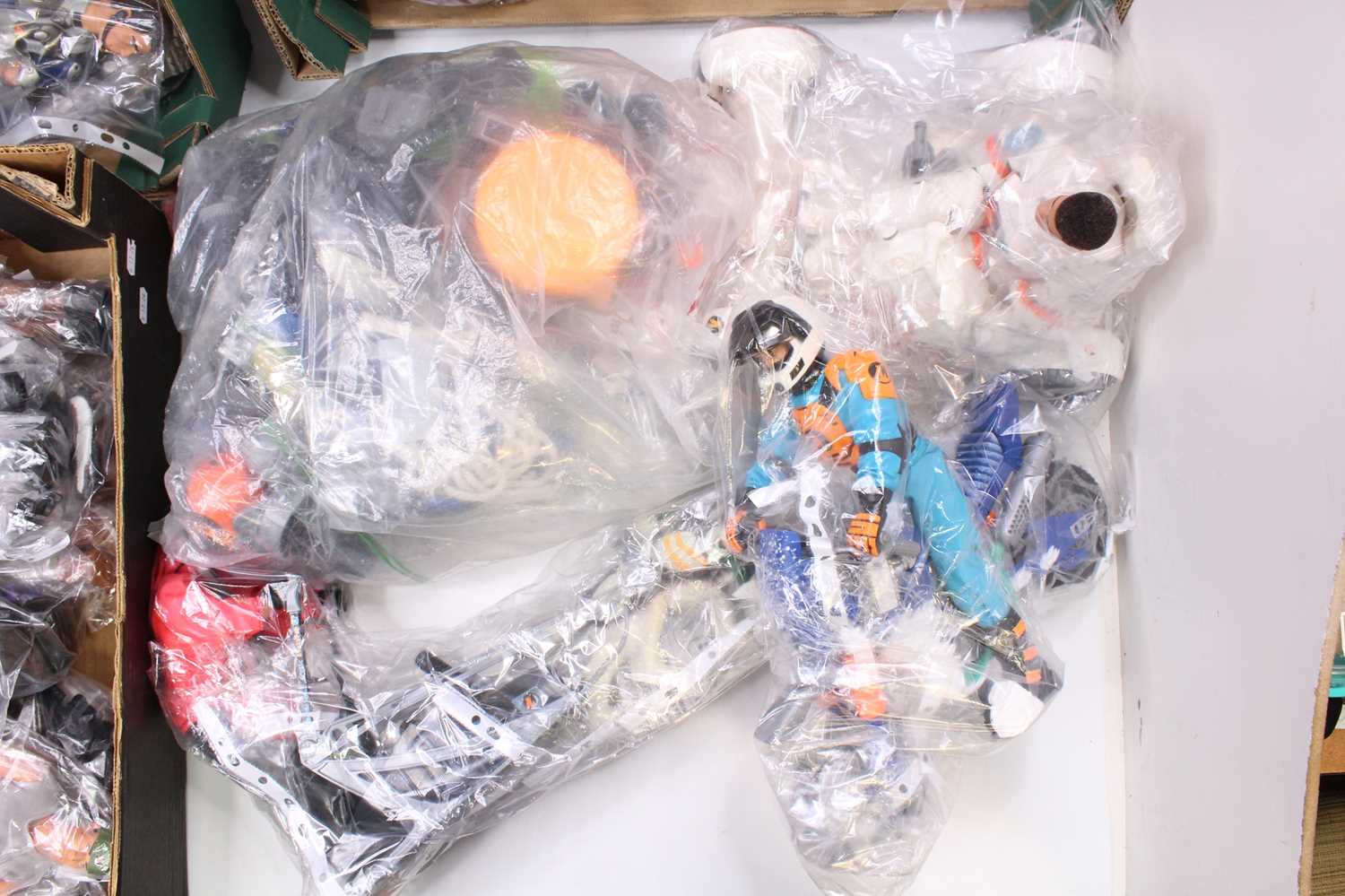 Collection of Approx.28 loose action man figures and accessories, all loose examples with - Image 5 of 5