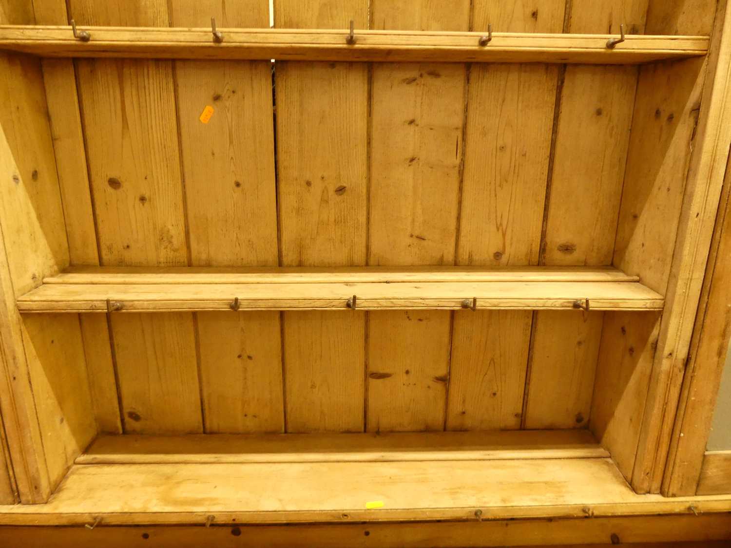 A rustic pine round cornered kitchen dresser, having three-tier central open plate rack flanked by - Image 5 of 5