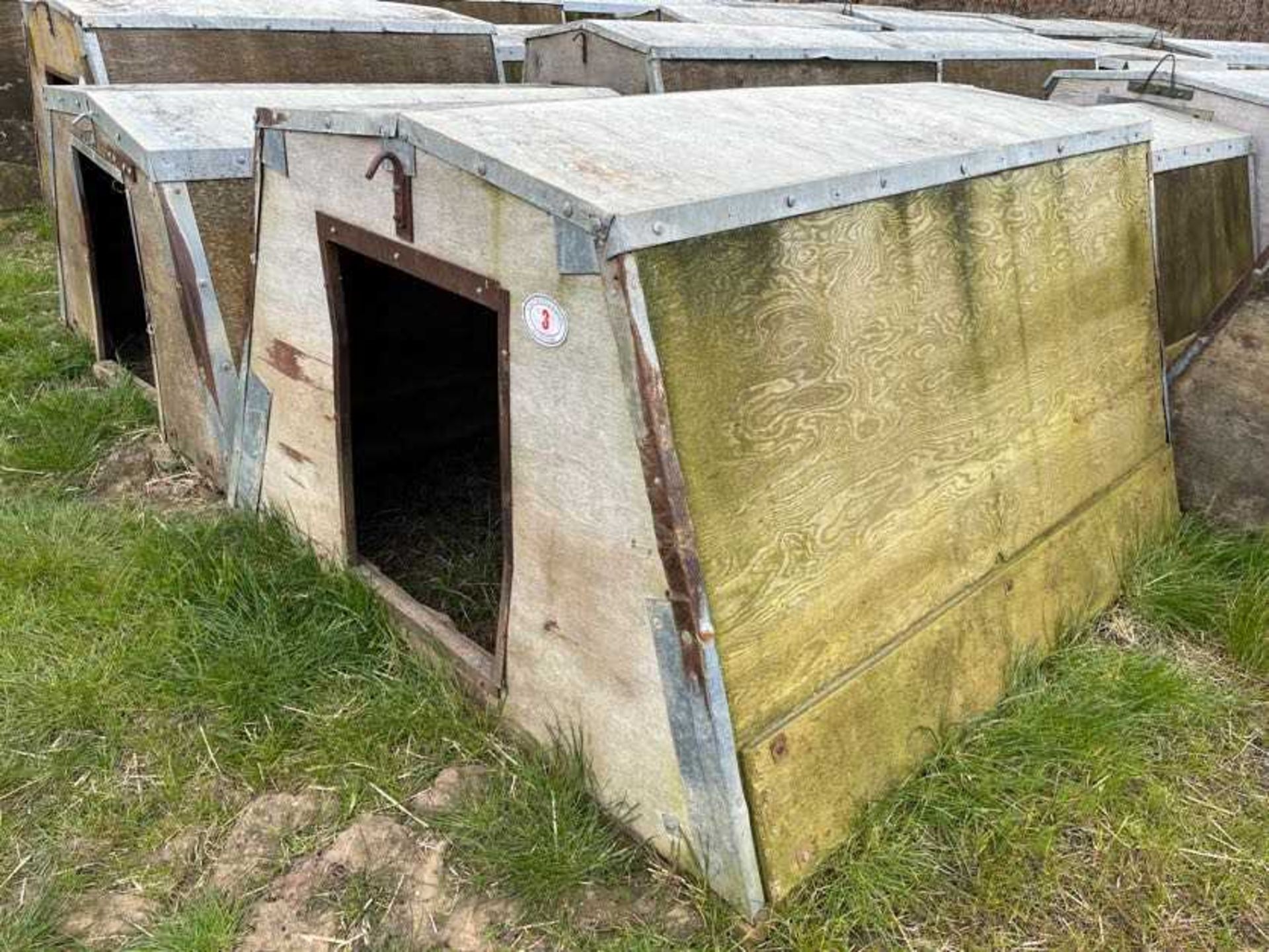 12 x John Booth Wooden Kennel Farrowing Huts - Image 2 of 5