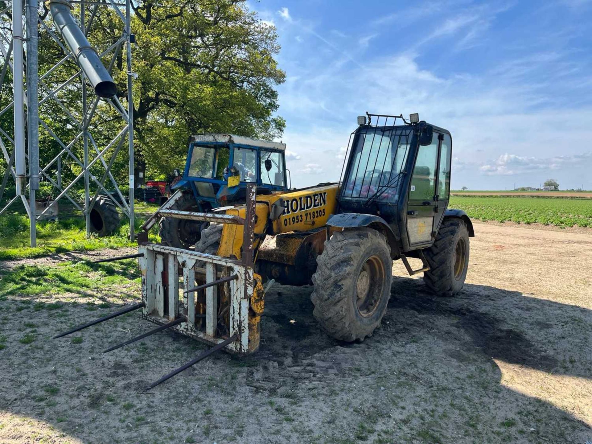 JCB 528-70 telehandler (2000) (913.2 hours) (Item excluding bale spike as in photo) (Reg: Q805 - Image 15 of 15