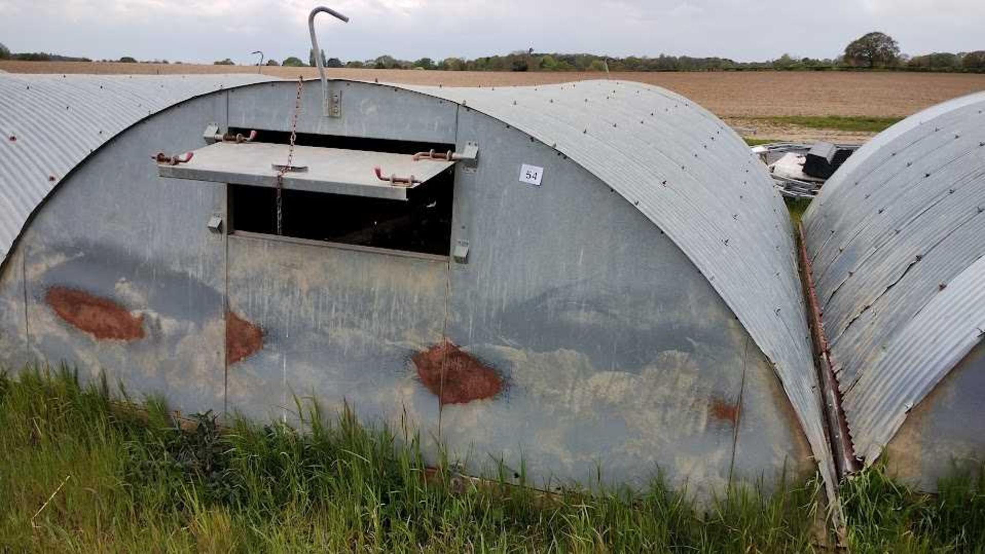 1 x 16' x 20' John Booth Dry Sow Hut