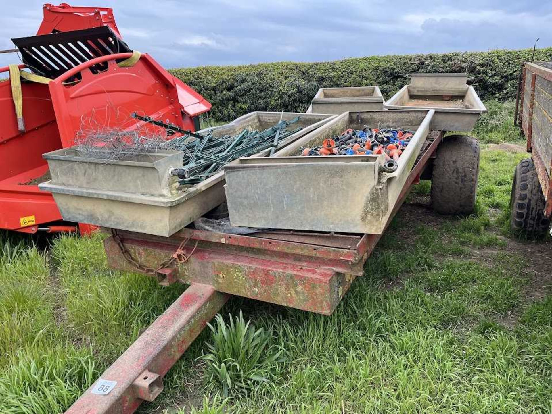 Flatbed Trailer with fencing equipment and drinkers - Bild 2 aus 5