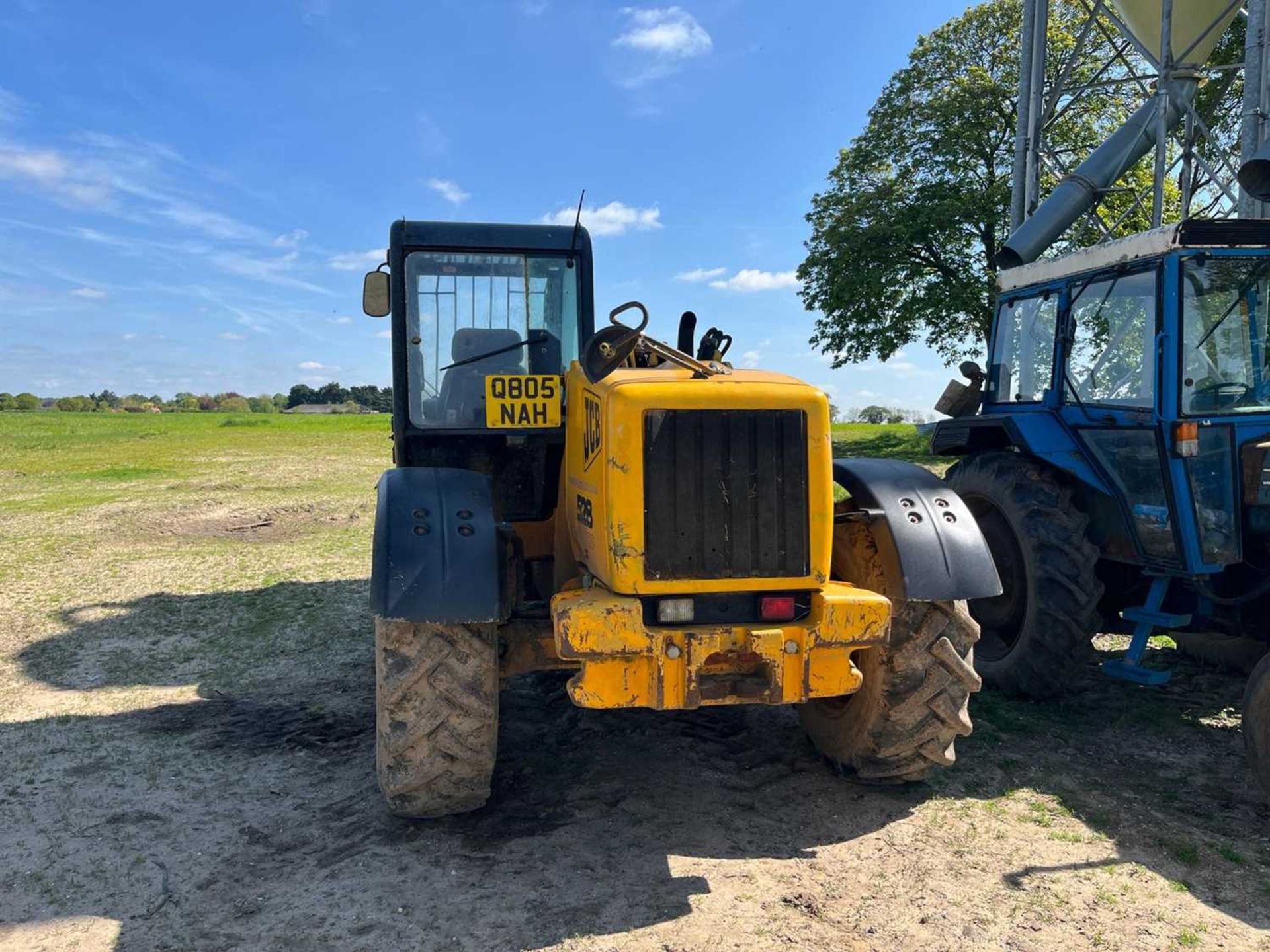 JCB 528-70 telehandler (2000) (913.2 hours) (Item excluding bale spike as in photo) (Reg: Q805 - Image 12 of 15