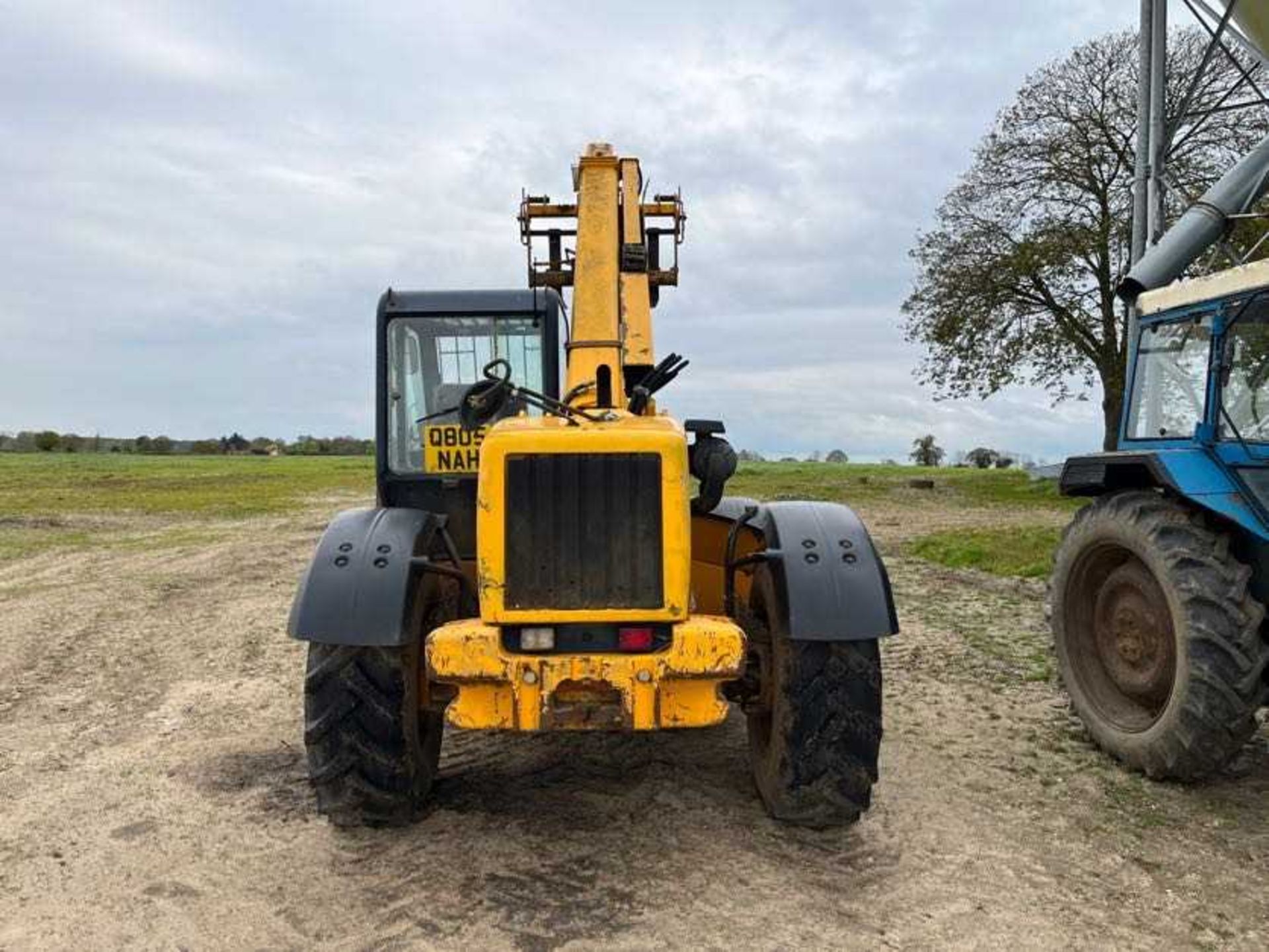 JCB 528-70 telehandler (2000) (913.2 hours) (Item excluding bale spike as in photo) (Reg: Q805 - Image 6 of 15