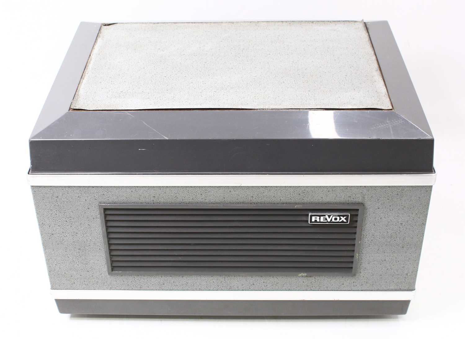 A Revox G36 reel to reel tape recorder, in grey case, width 46cm, depth 34cm, height 30cm This needs - Image 3 of 10