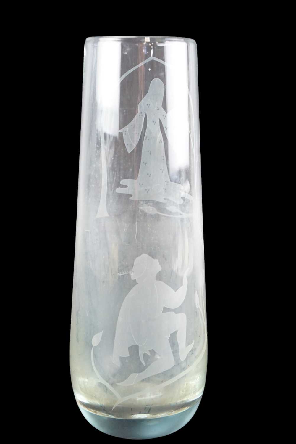A late 20th Century Caithness glass 'Romeo and Juliet' vase, having etched decoration, 23 cm - Image 2 of 3