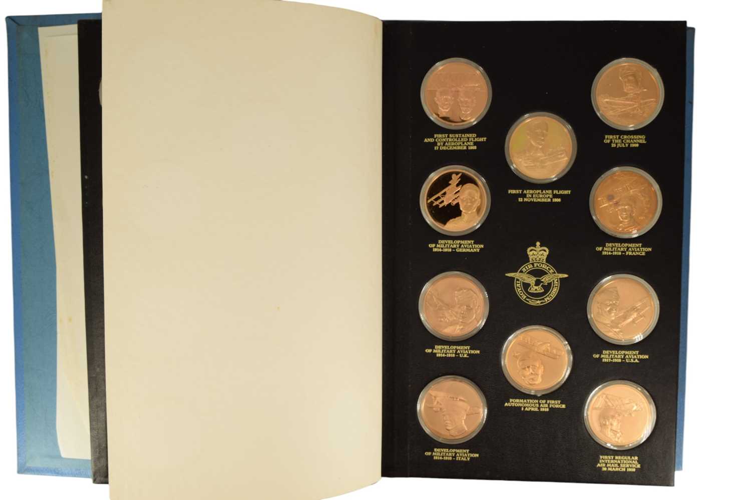 The History of Man in Flight bronze medal album for The Royal Airforce Museum by Franklin Mint Ltd - Image 8 of 15