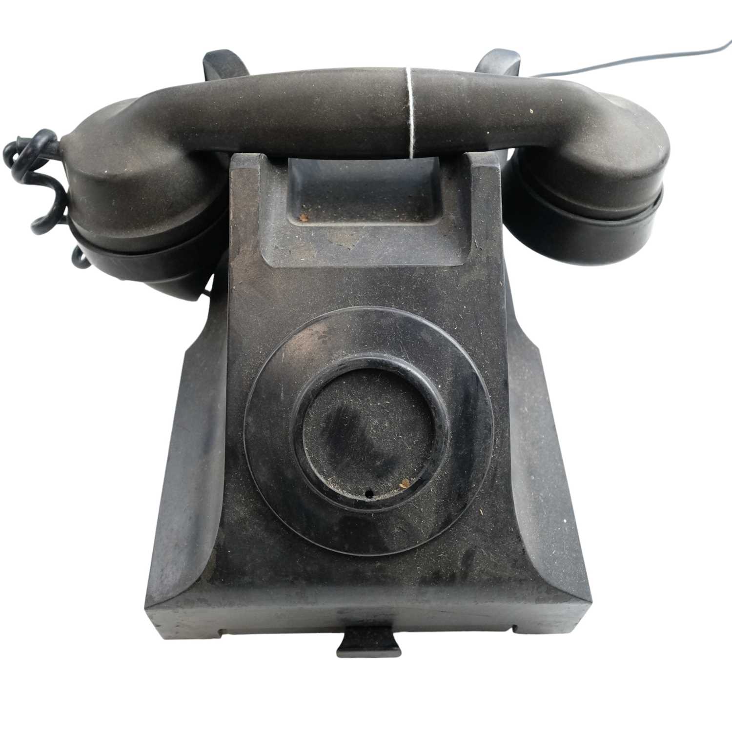 Five 1940s Bakelite 300 series model '332 CB' telephones - Image 2 of 9