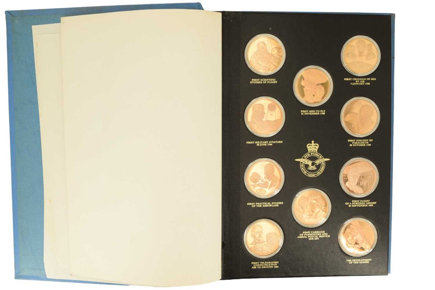 The History of Man in Flight bronze medal album for The Royal Airforce Museum by Franklin Mint Ltd - Image 6 of 15