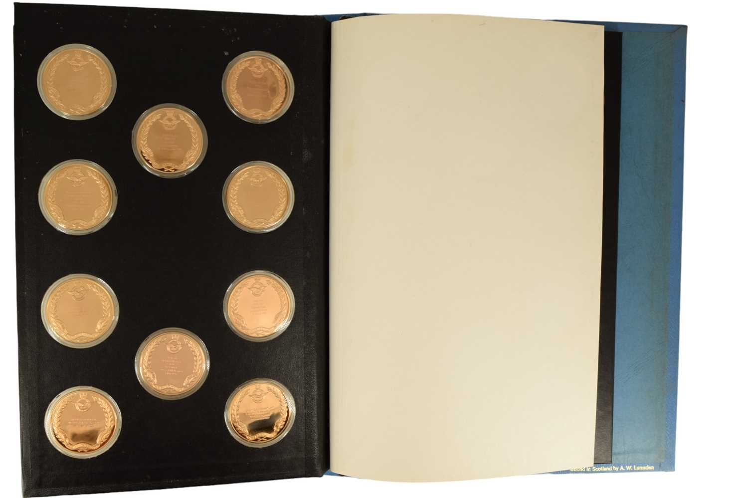 The History of Man in Flight bronze medal album for The Royal Airforce Museum by Franklin Mint Ltd - Image 13 of 15