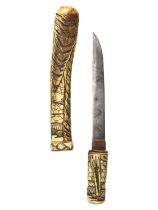 A Japanese aikuchi dirk, having carved antler tsuka and saya, 26 cm overall, early 20th Century,